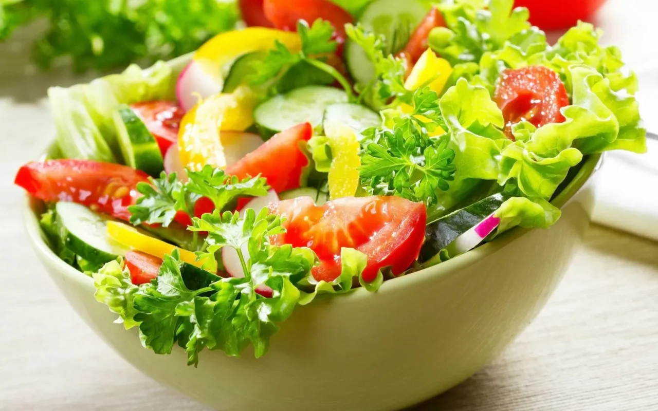 Questa insalata leggera è il trend del momento: provala subito Questa insalata leggera è il trend del momento: provala subito