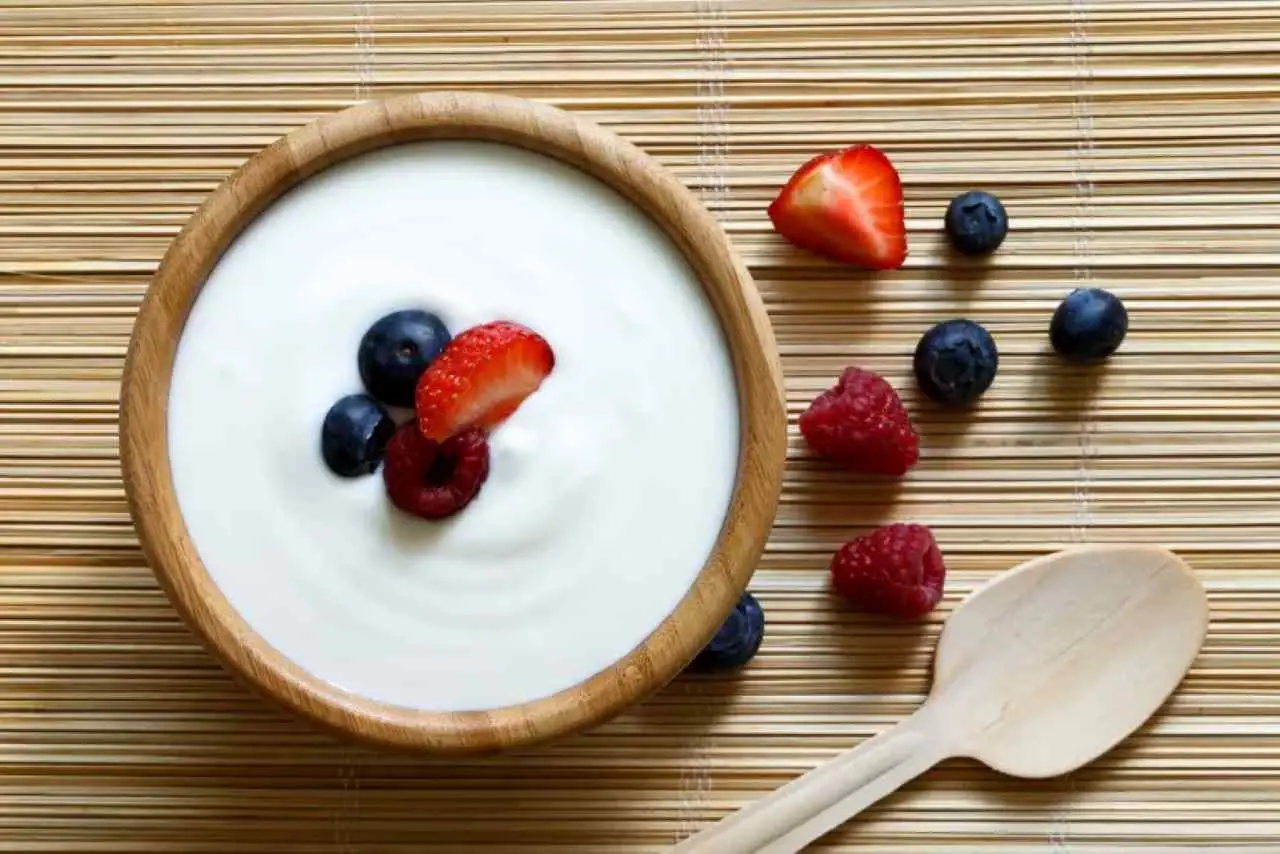 Il dessert light per l’estate: prova la mousse di yogurt e frutta in 3 minuti Il dessert light per l’estate: prova la mousse di yogurt e frutta in 3 minuti