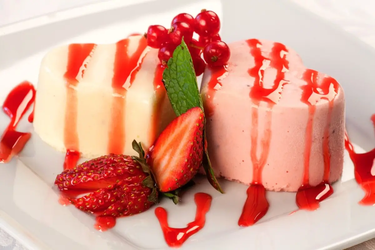 Dessert estivo in versione light: la mousse di yogurt che non fa ingrassare Dessert estivo in versione light: la mousse di yogurt che non fa ingrassare